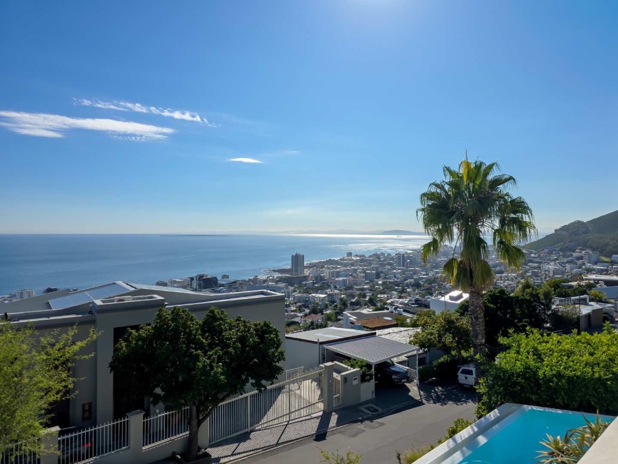 5 Bedroom Property for Sale in Fresnaye Western Cape